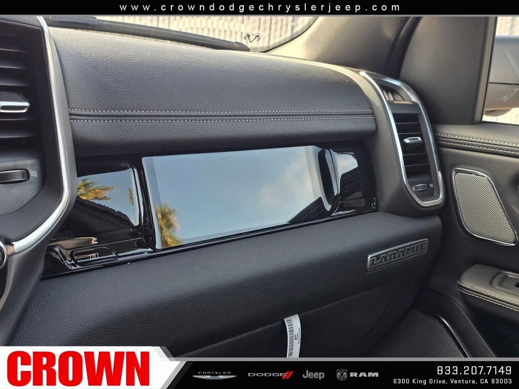 New 2026 Diamond Black Crystal Pearl-Coat Exterior Paint RAM Laramie image 24