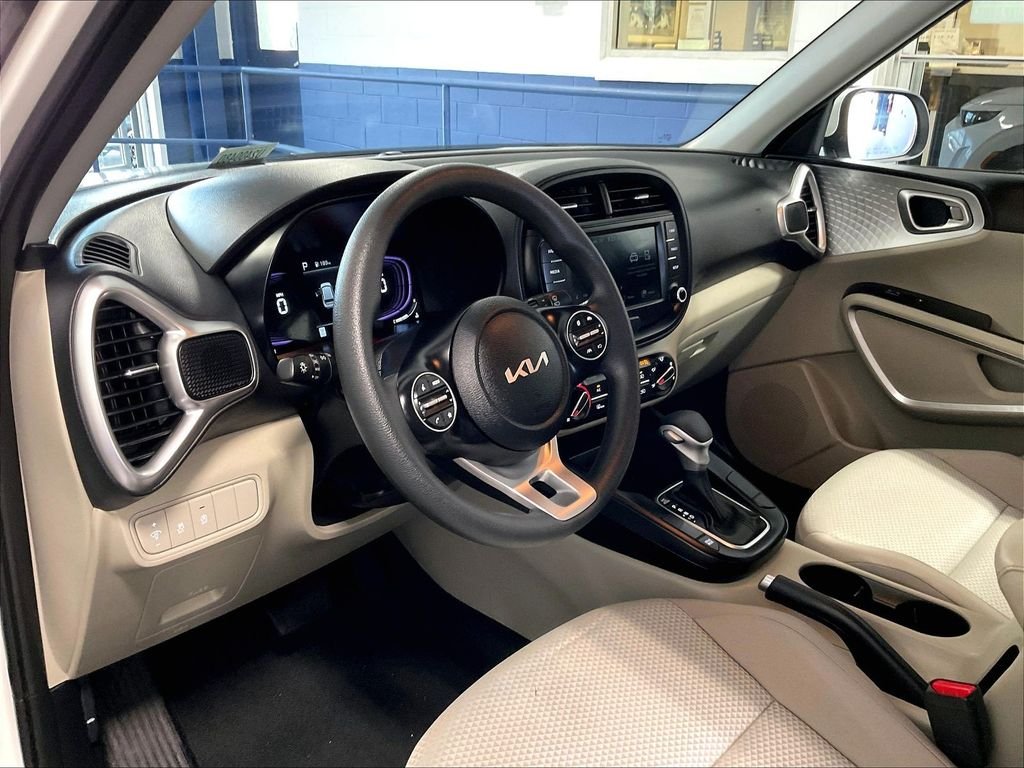 Used 2025 White Kia S image 8