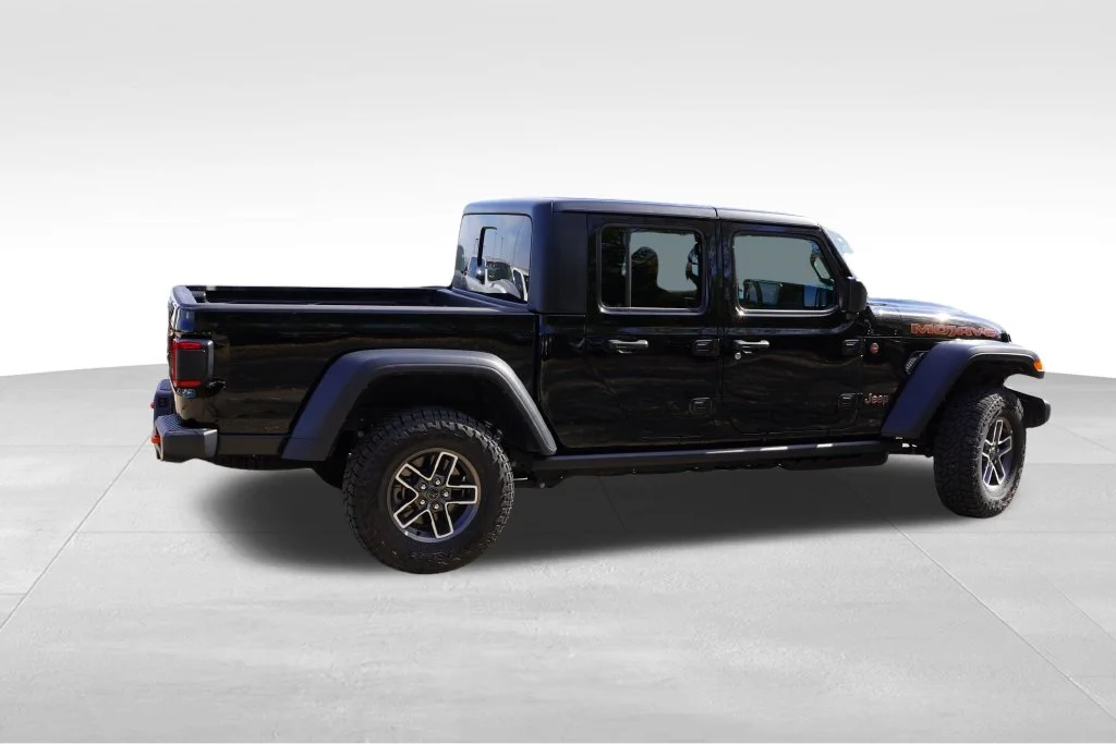 Certified Used 2026 Black Clearcoat Jeep Mojave image 4