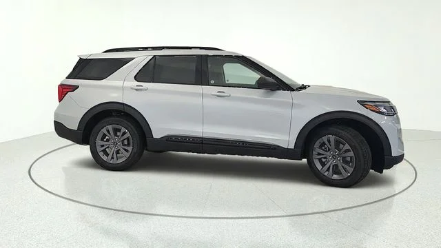 New 2026 Space White Metallic Ford Active image 7