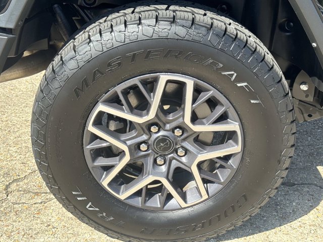 Used 2025 Black Jeep Sahara image 22
