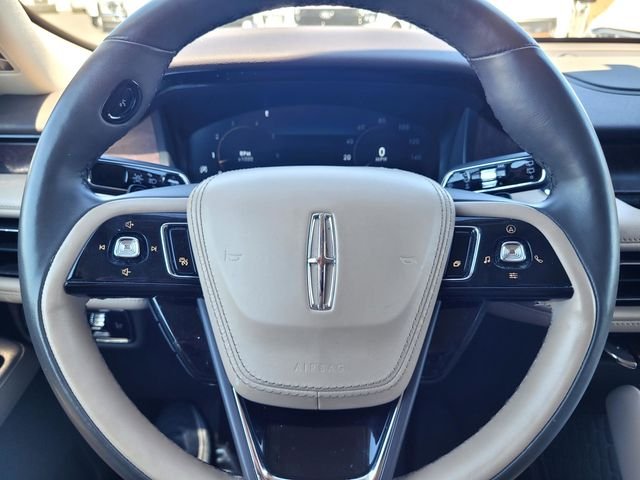 Used 2023 White Lincoln Reserve image 25