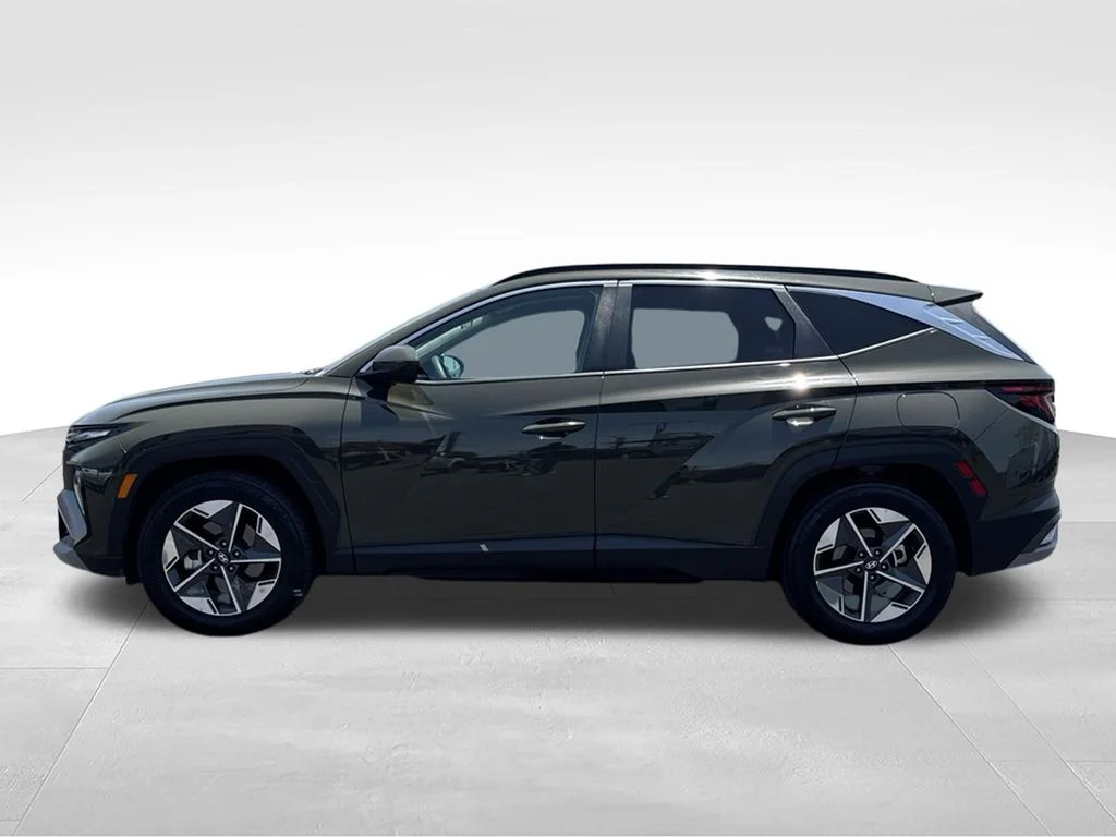 Used 2025 Green Hyundai SEL image 6