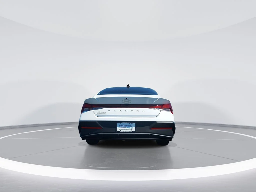 Used 2025 White Hyundai SE image 7