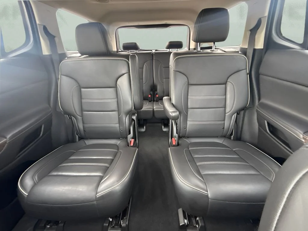 Used 2021 White GMC Denali image 7