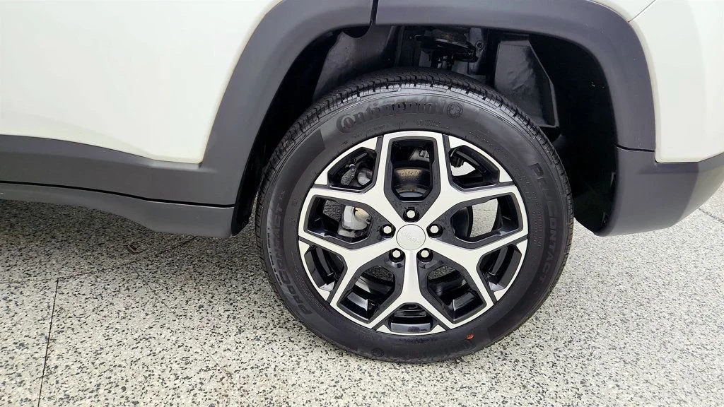 Used 2024 Bright White Clearcoat Jeep Limited 4x4 image 9