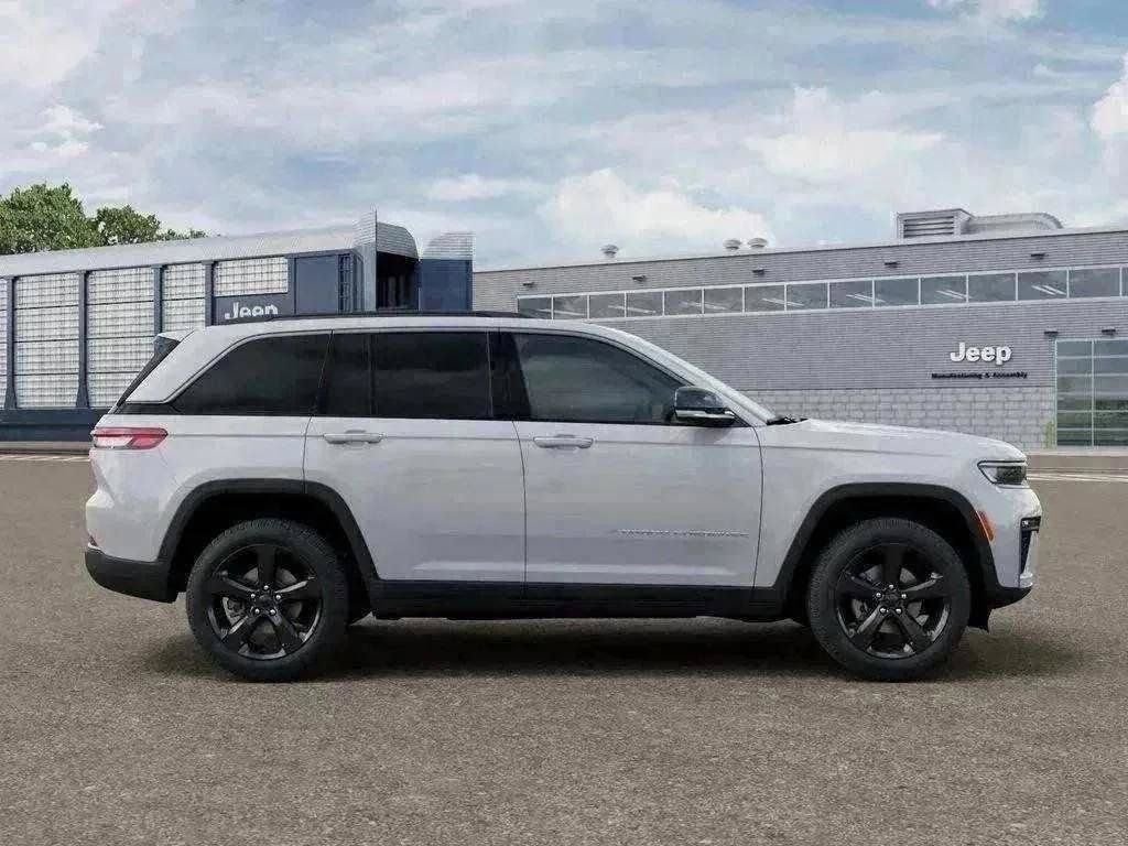 New 2026 Bright White Clearcoat Jeep Limited image 81