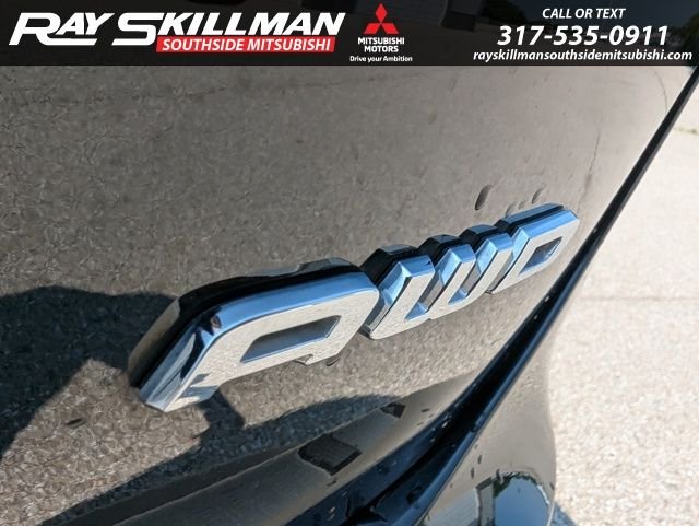 Used 2017 Blue Ford SE image 9