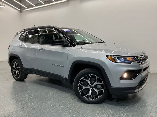 New 2026 Silver Zynith Metallic Clear-Coat Exterior Paint Jeep Limited image 2