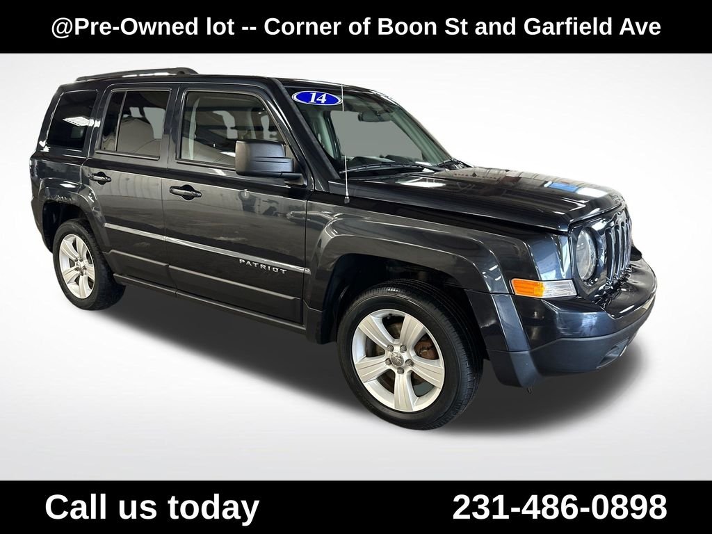 Used 2014 Gray Jeep Latitude image 7