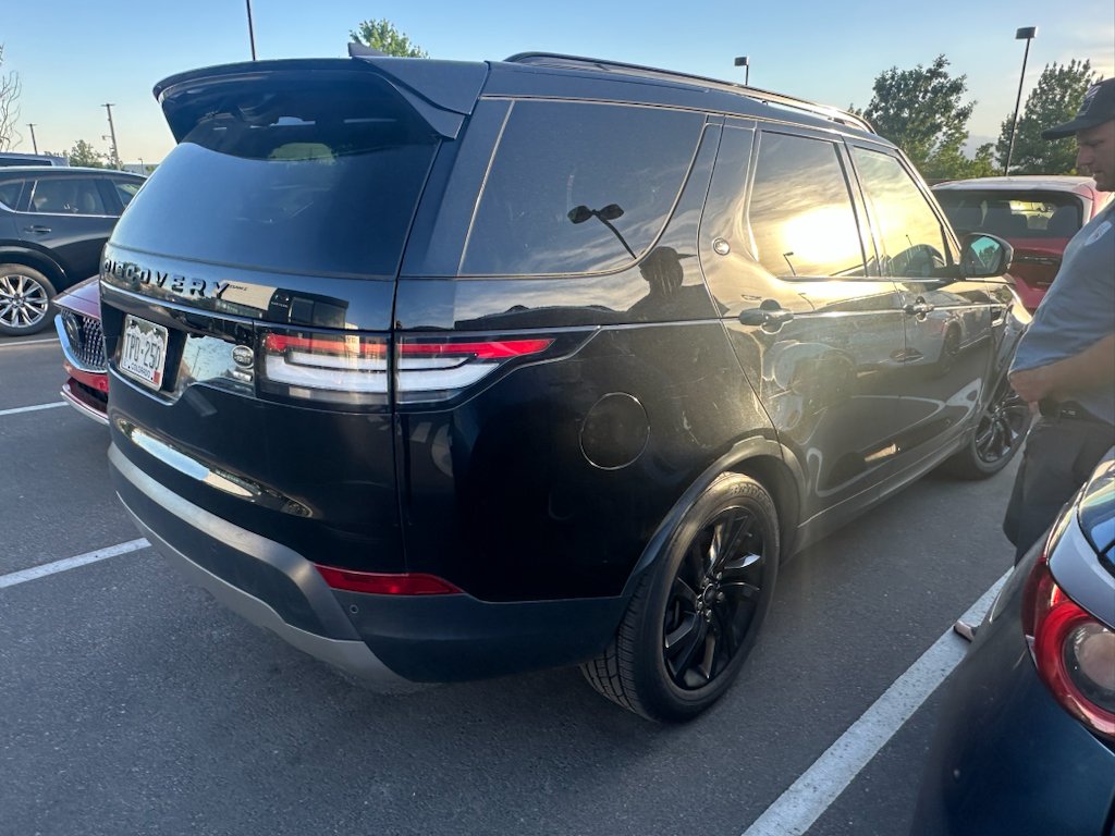 Used 2017 Santorini Black Metallic Land Rover SE image 5