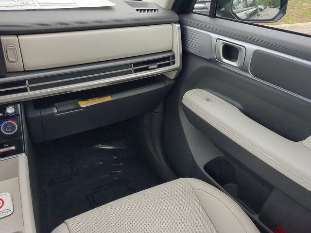 New 2025 Black Hyundai SEL image 17