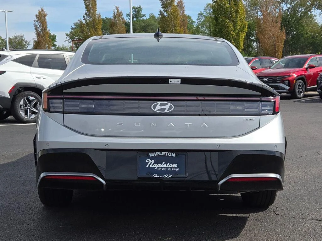2025 Hyundai Sonata Hybrid Limited - Photo 14
