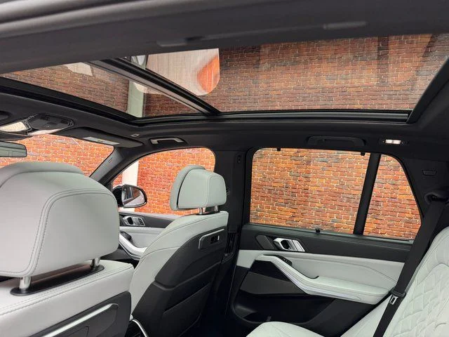 Used 2026 Gray BMW xDrive40i image 3