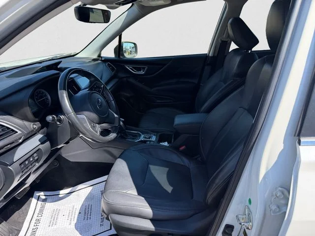 Used 2019 Crystal White Pearl Subaru Limited image 9