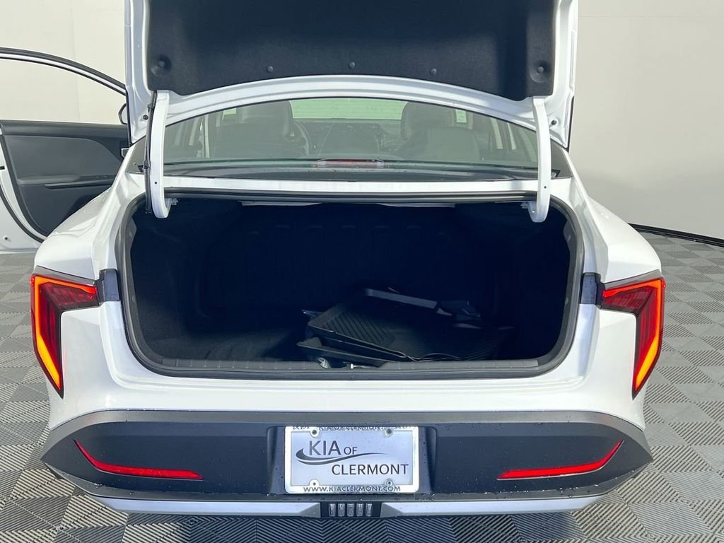 New 2026 Snow White Pearl Kia LX image 32