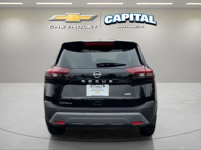 Used 2023 Black Nissan S image 4