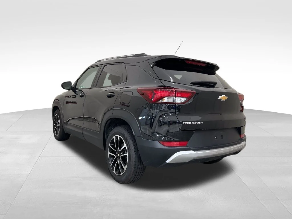 Used 2024 Black Chevrolet LT image 3