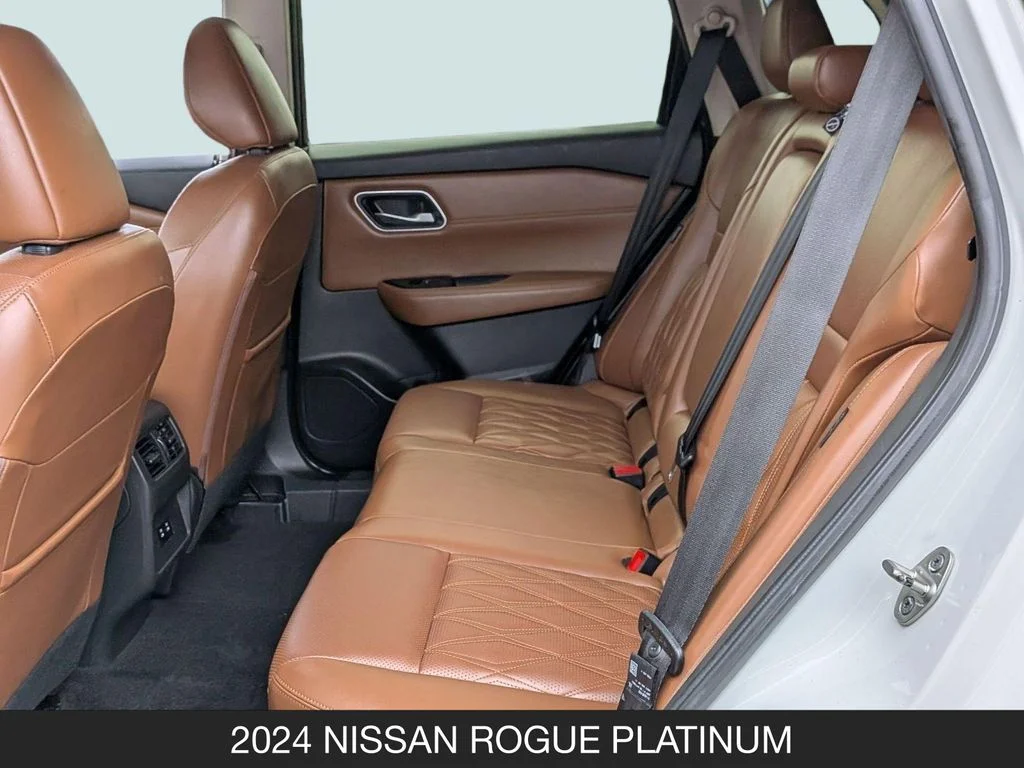 Used 2024 White Nissan Platinum image 17