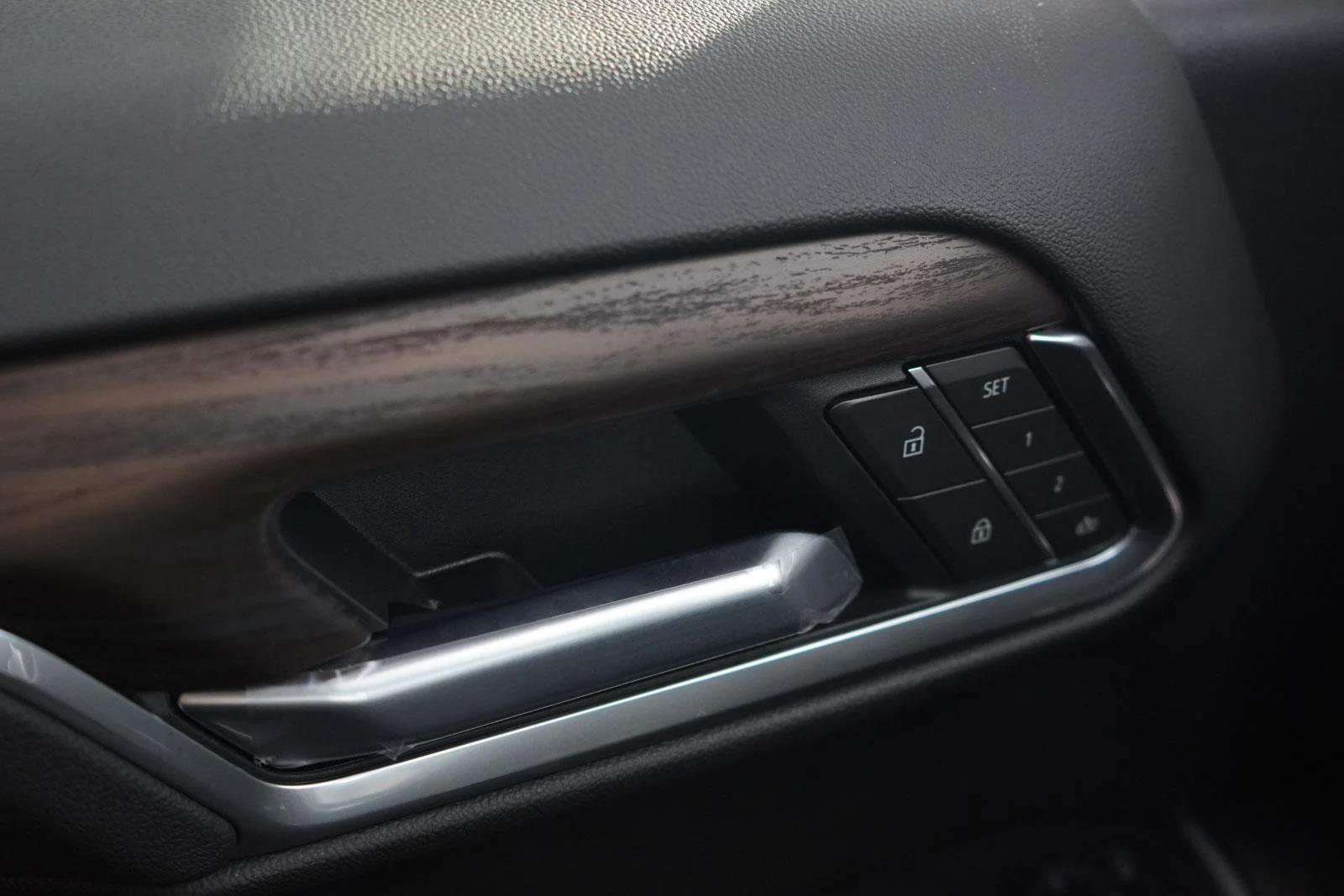 2026 GMC Sierra 1500 SLT - Photo 15