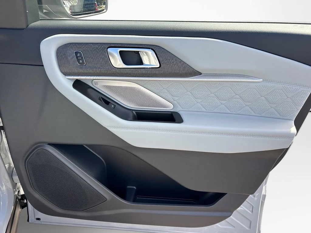New 2027 Avalanche Gray Ford Platinum™ image 14