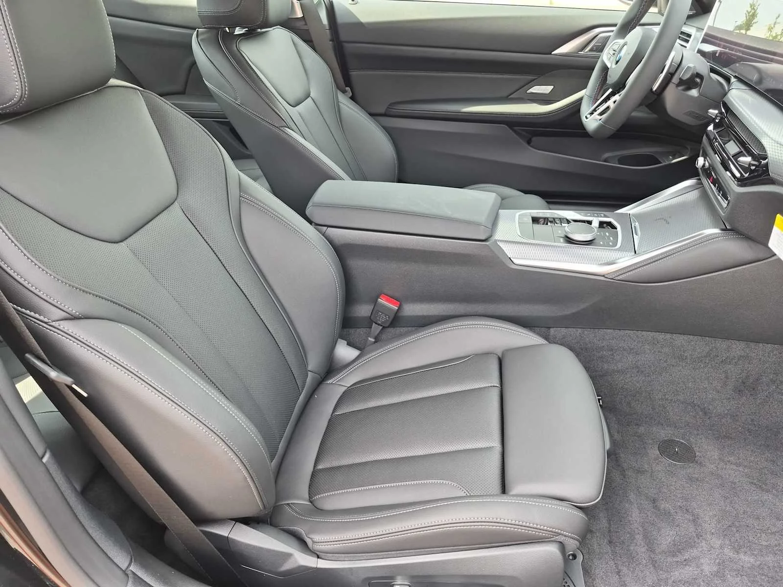 New 2027 Black Sapphire Metallic BMW M440i xDrive image 20