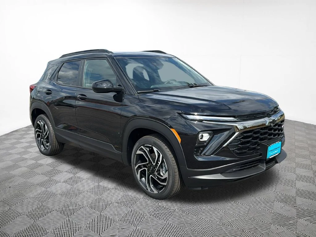 New 2026 Mosaic Black Metallic Chevrolet LT image 4