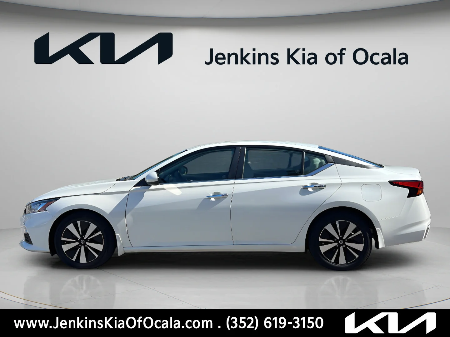 Used 2021 Pearl White Tricoat Nissan 2.5 SV image 11