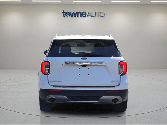 Used 2023 White Ford Limited image 5