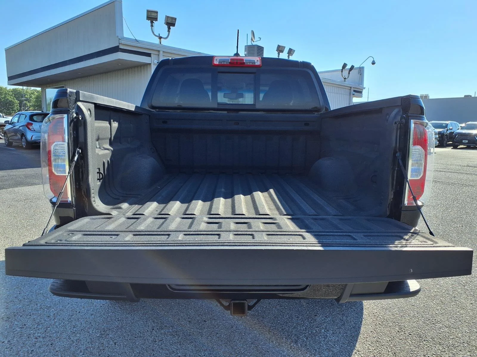 Used 2022 Onyx Black GMC 4WD Elevation image 27