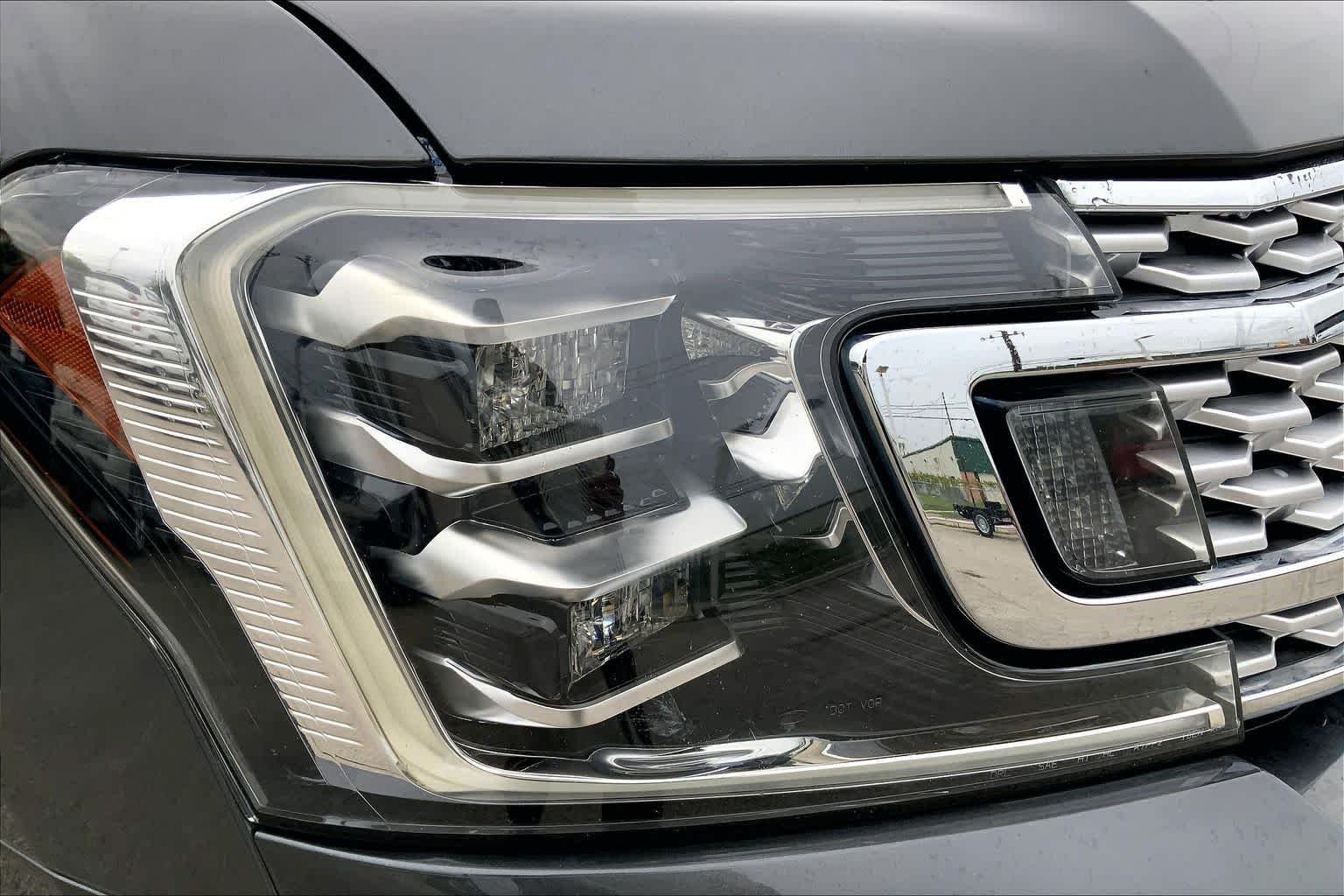 Used 2019 Magnetic Metallic Ford Platinum image 28