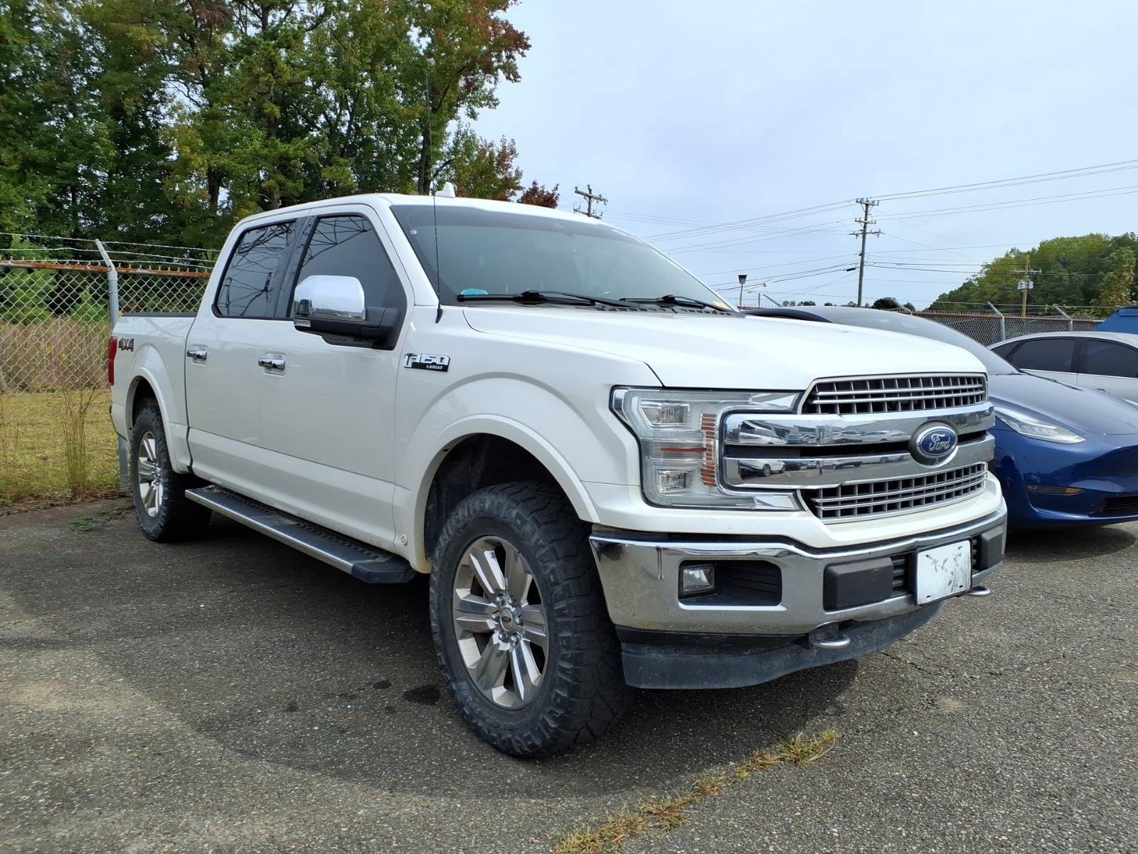 Used 2018 White Platinum Metallic Tri-Coat Ford LARIAT image 3