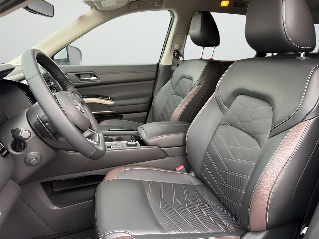 Certified Used 2024 Silver Nissan Platinum image 16