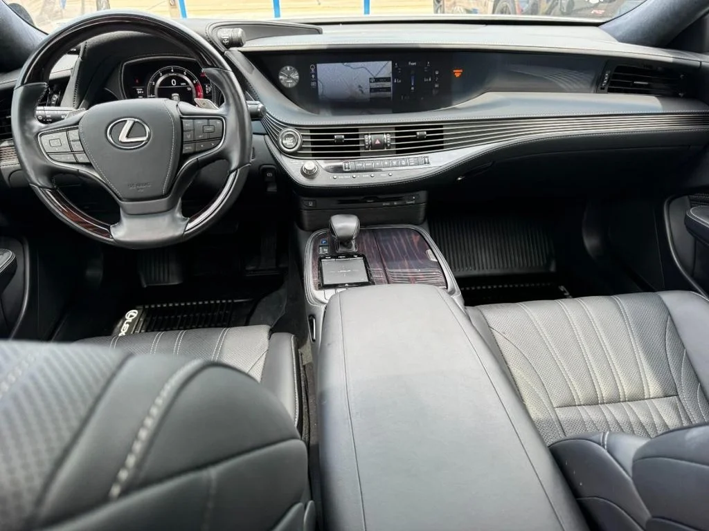 Used 2018 Ultra White Lexus 500 Base image 12