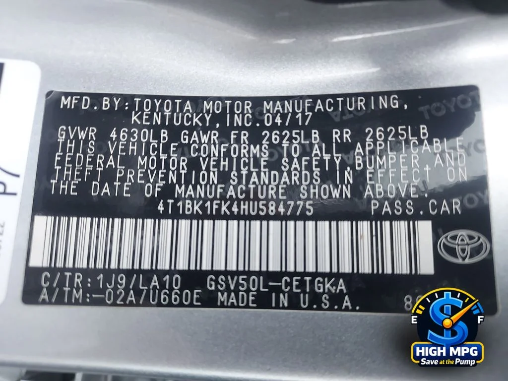 Used 2017 Silver Toyota XLE image 35