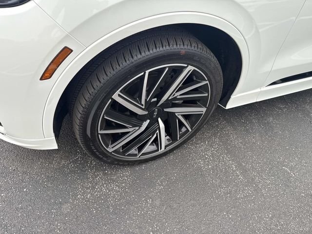Used 2025 Pristine White Lincoln Black Label image 13