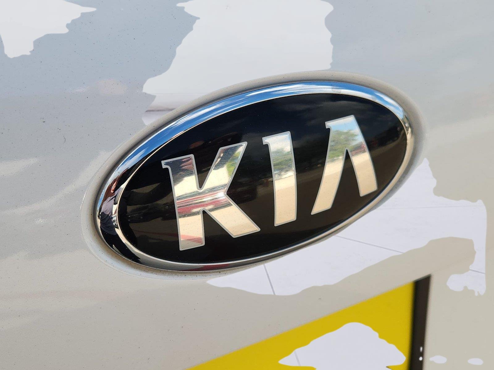 2017 Kia Sorento 3.3L SX White at Beck & Masten Kia