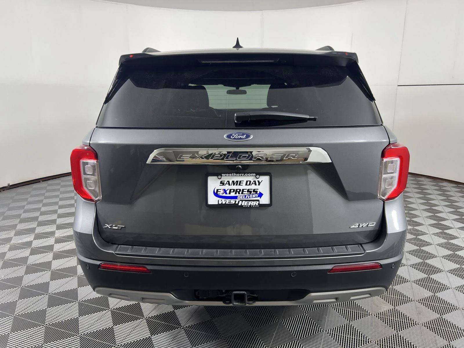 Used 2023 Carbonized Gray Ford XLT image 10