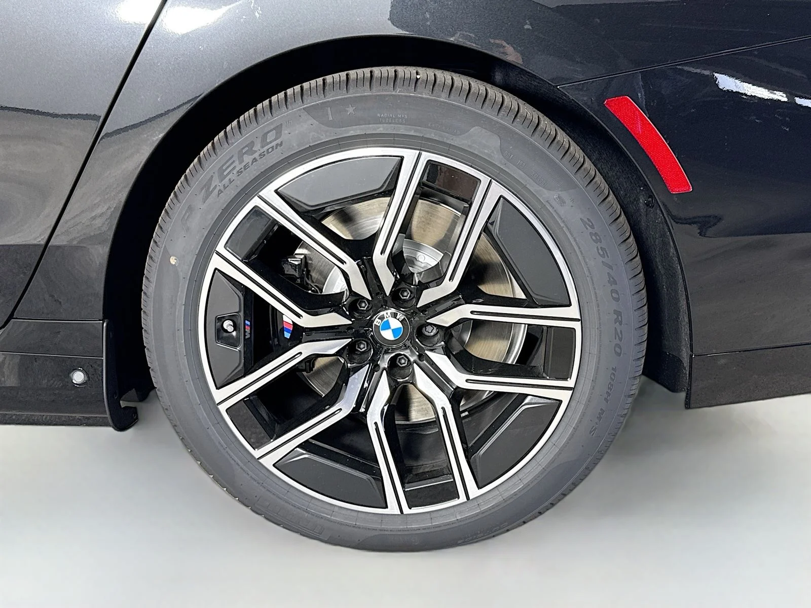 Used 2026 Black Sapphire Metallic BMW M70 image 33