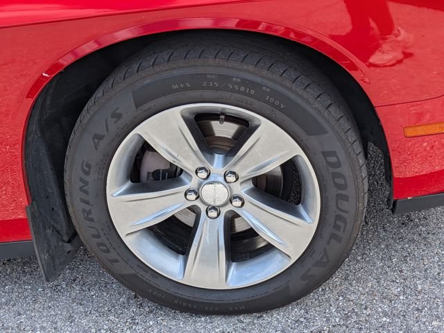 Used 2019 Red Dodge SXT image 11