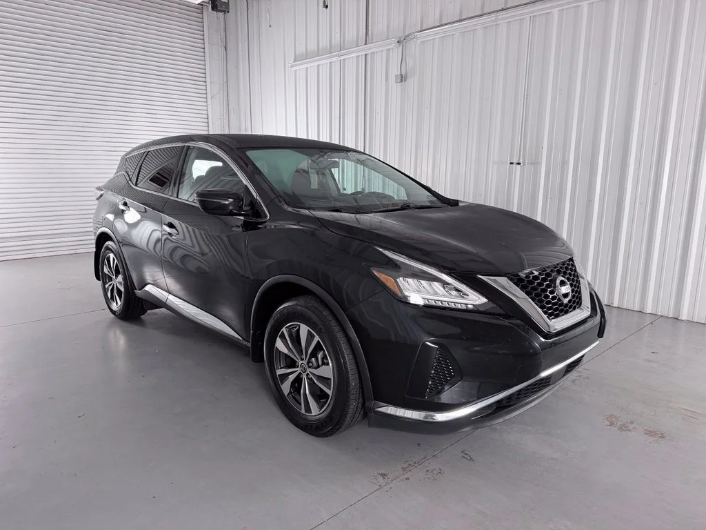 Used 2019 Black Nissan S image 3