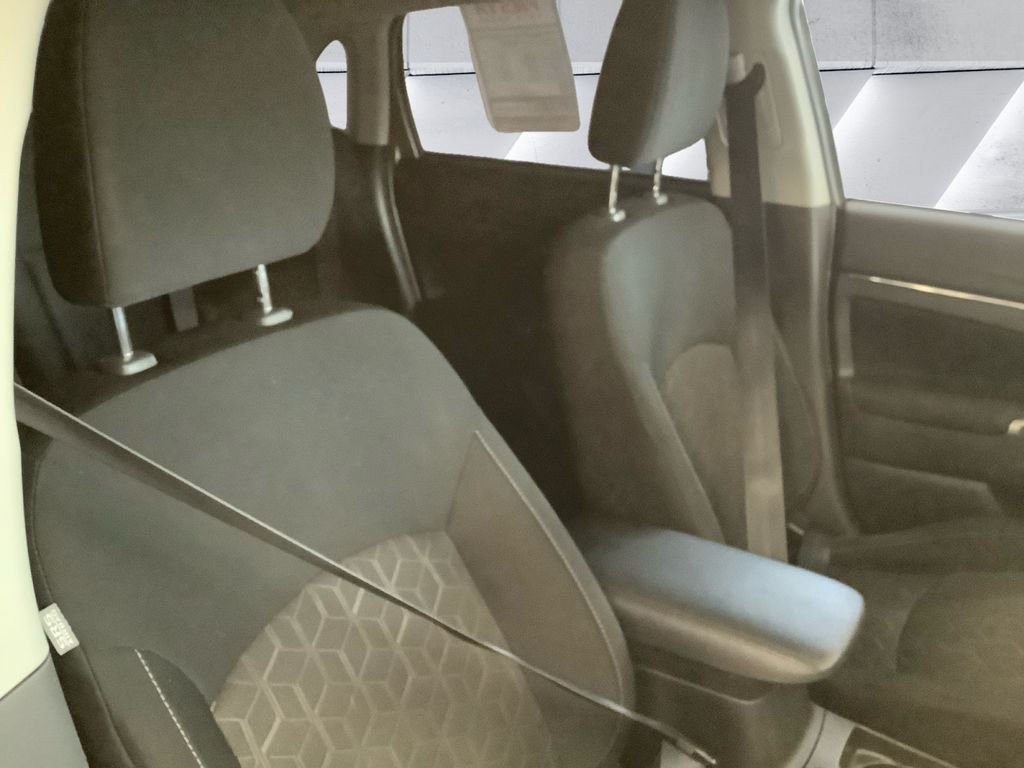 Used 2020 Silver Mitsubishi 2.0 SE image 14