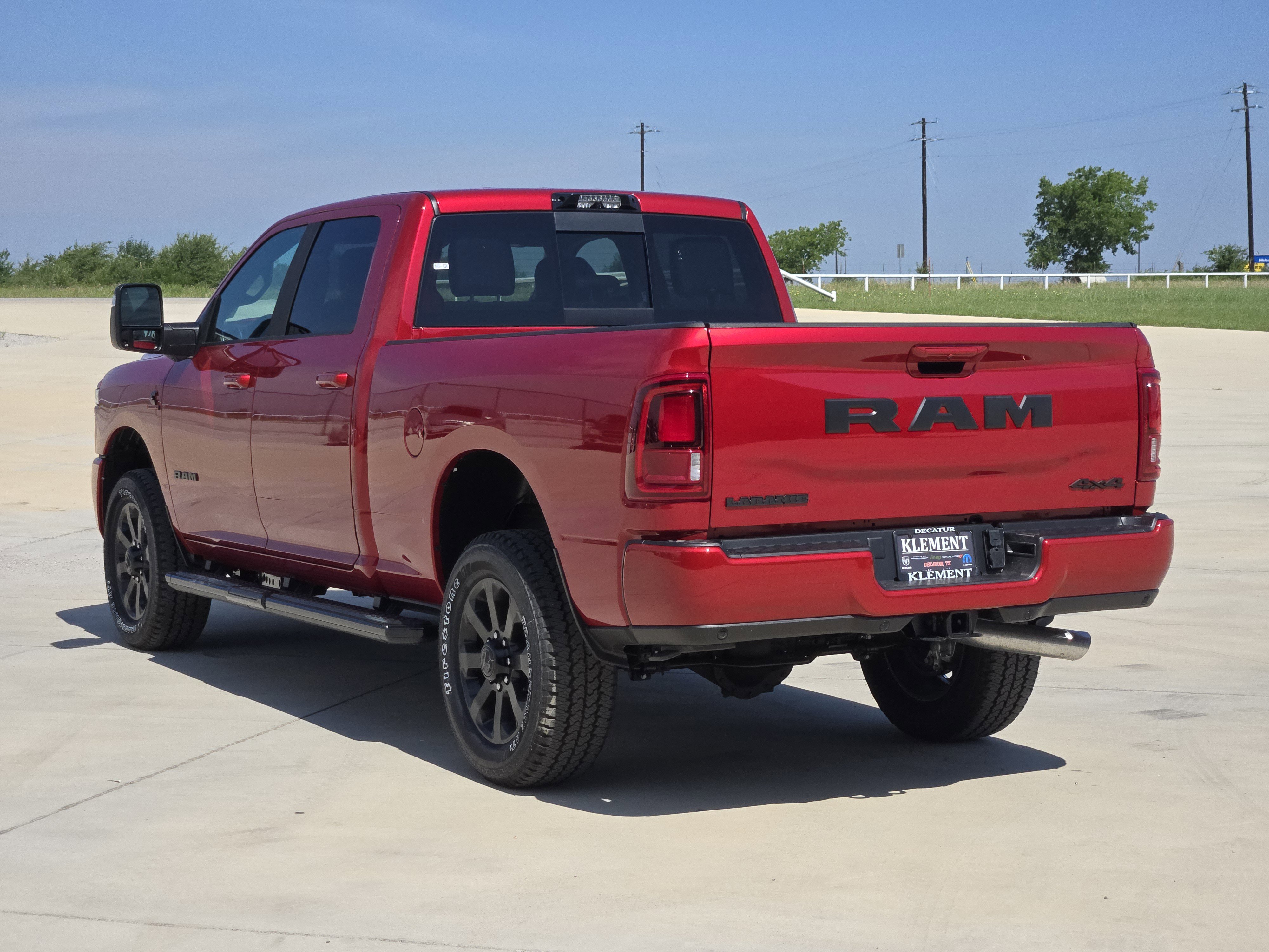 New 2026 Molten Red Pearl-Coat Exterior Paint RAM Laramie image 4