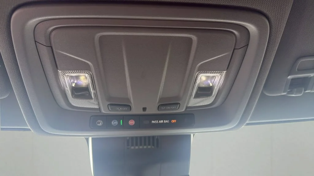 Used 2023 Summit White GMC Elevation image 30