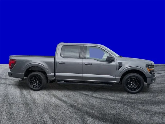 New 2026 Gray Ford XLT image 3