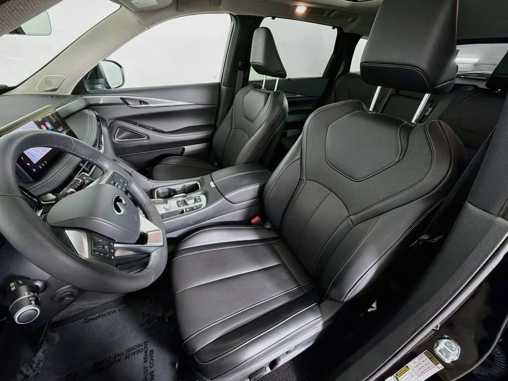 Used 2026 Black INFINITI LUXE image 22