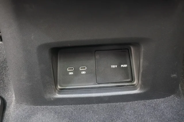 2025 Volkswagen Atlas Cross Sport SE w/Tech - Photo 23