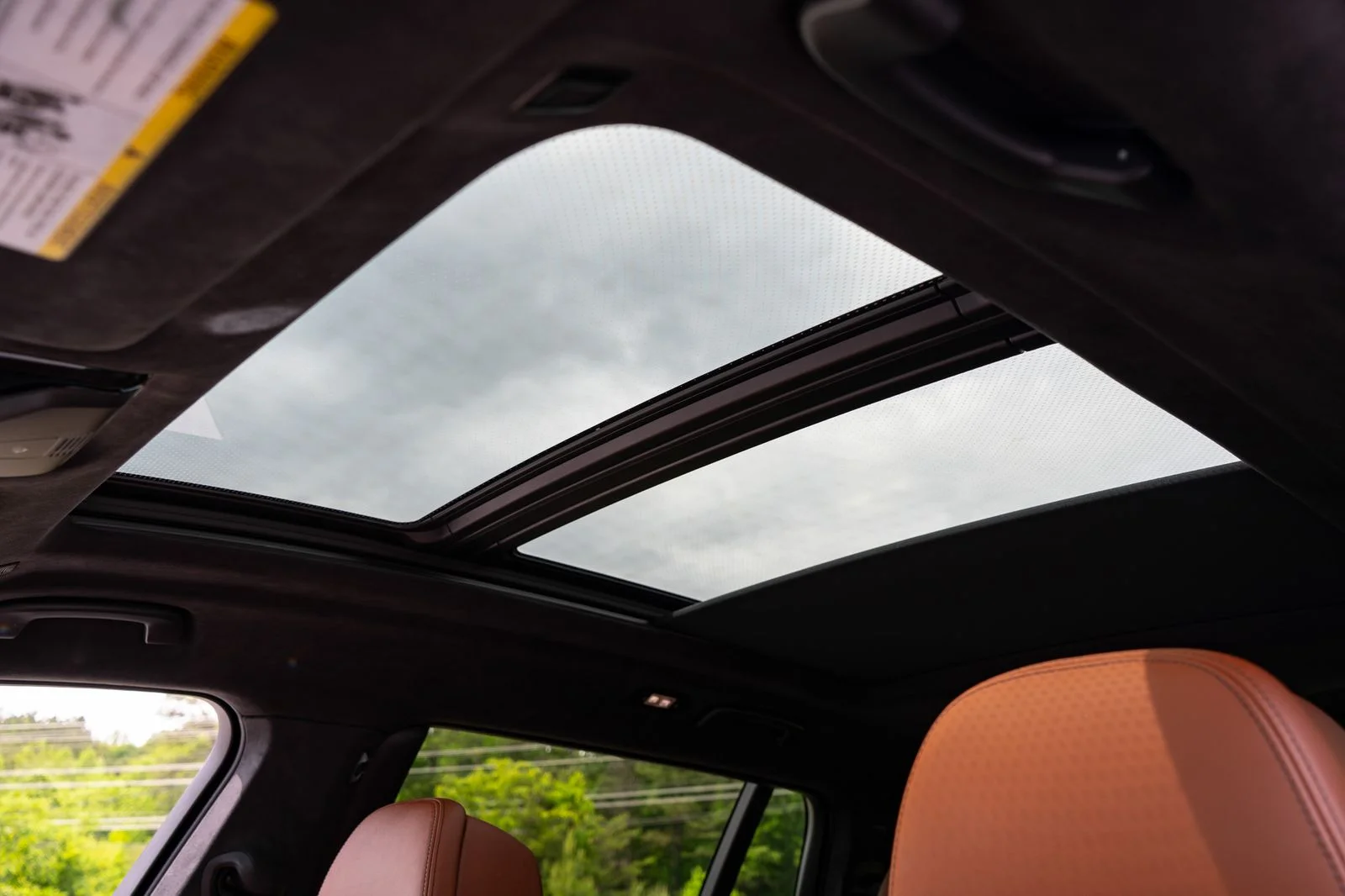 Used 2023 Gray BMW M60i image 30