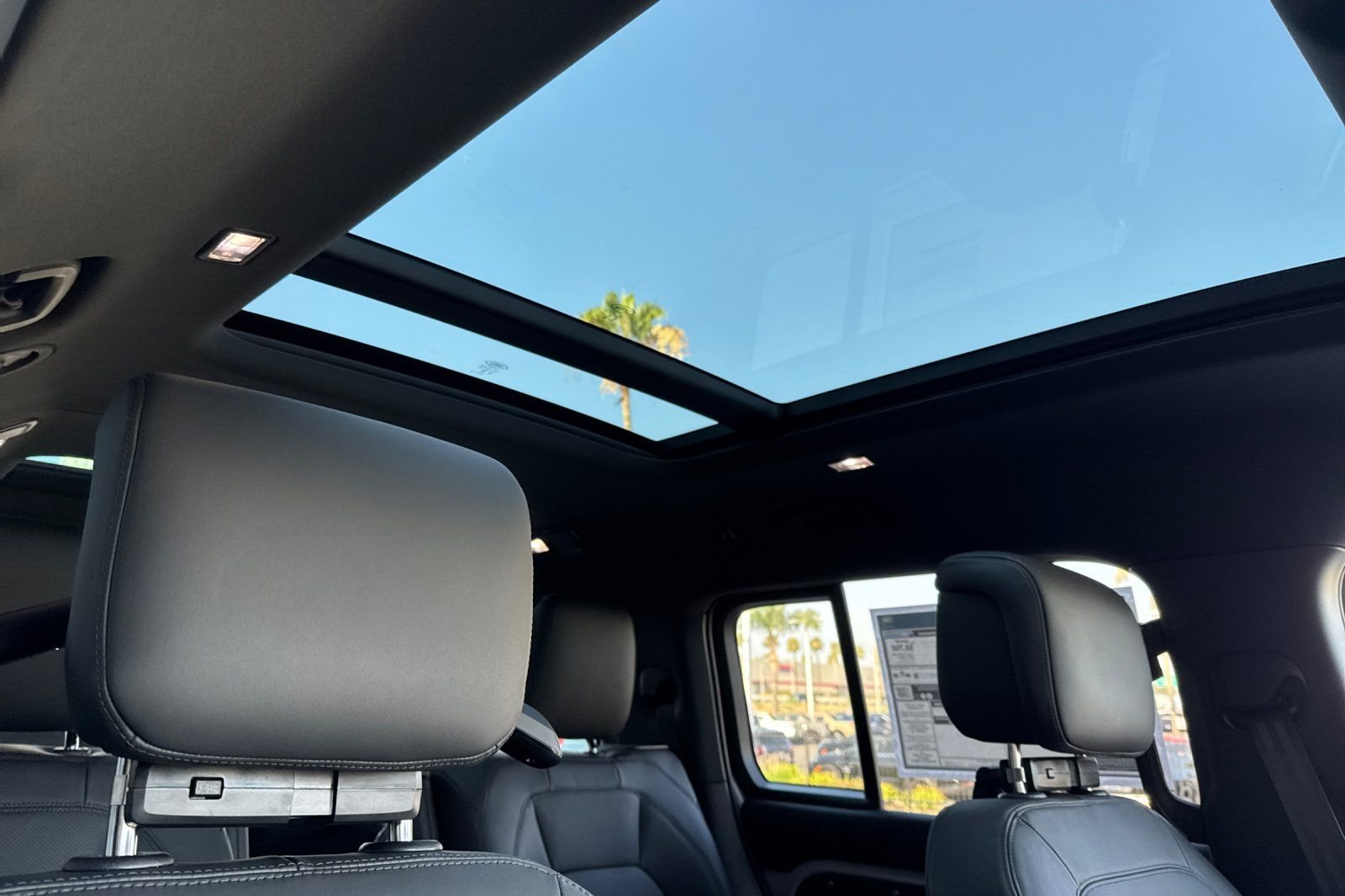 New 2026 Borasco Grey Land Rover X-Dynamic SE image 19