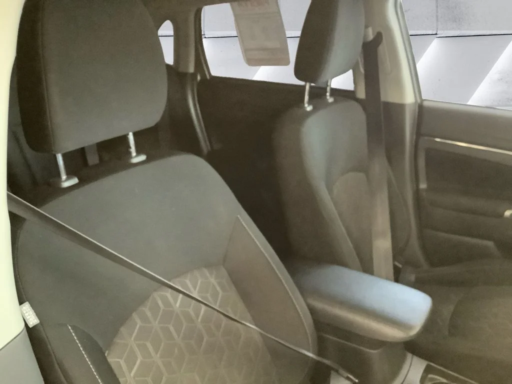 Used 2020 Silver Mitsubishi 2.0 SE image 14
